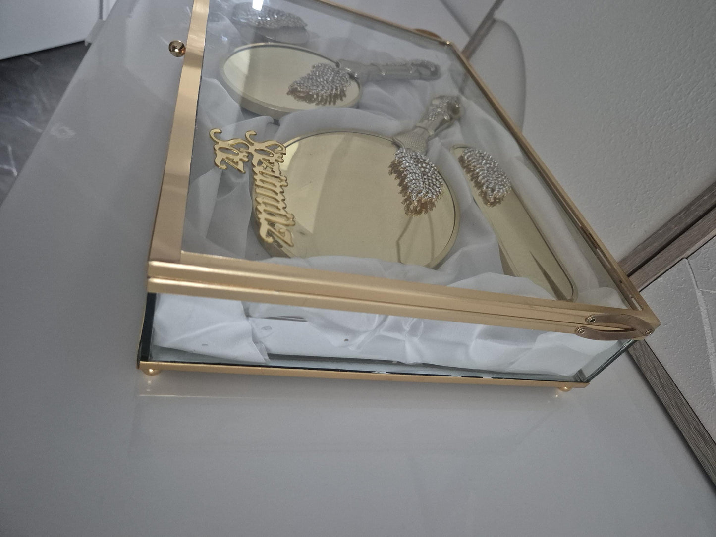 Goldenes Braut-Set – Spiegel, Bürste Schmuckdose in Glasbox Söz Nişan Geschenk | Handgemacht & Elegant