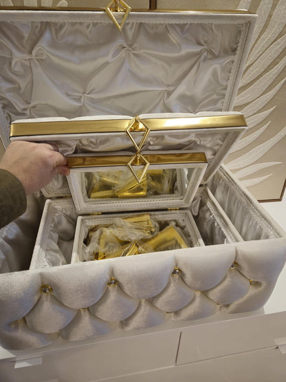 Sandik Bohca gepolsterte Aufbewahrungstruhen 3 Teilig Samt Creme Gold Capitone mit goldene Beine