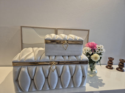 Sandik Bohca gepolsterte Aufbewahrungstruhen 2 Teilig Samt Creme Gold mit Beine