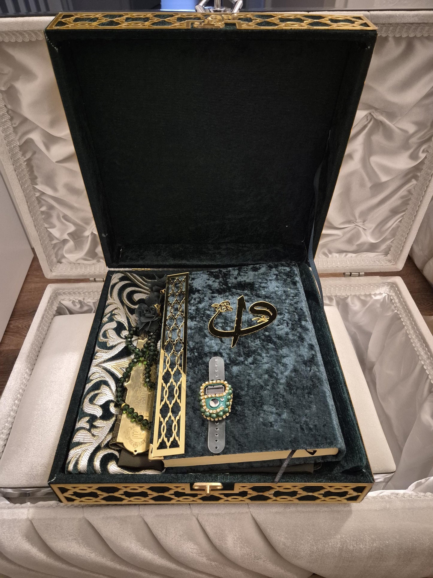 Koran Set Box Islam Geschenkbox in Farben Grün,rot,schwarz,gold Großes Set Tesbih Kopftücher edles Gebetsteppich Zikirmatik