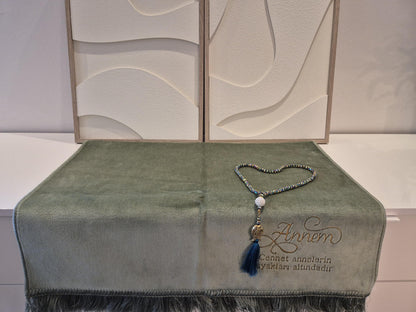 Luxusqualität Gebetsteppich Namazlik mit Gravur Annem und Crystal Tesbih in div.Farben hochwertig