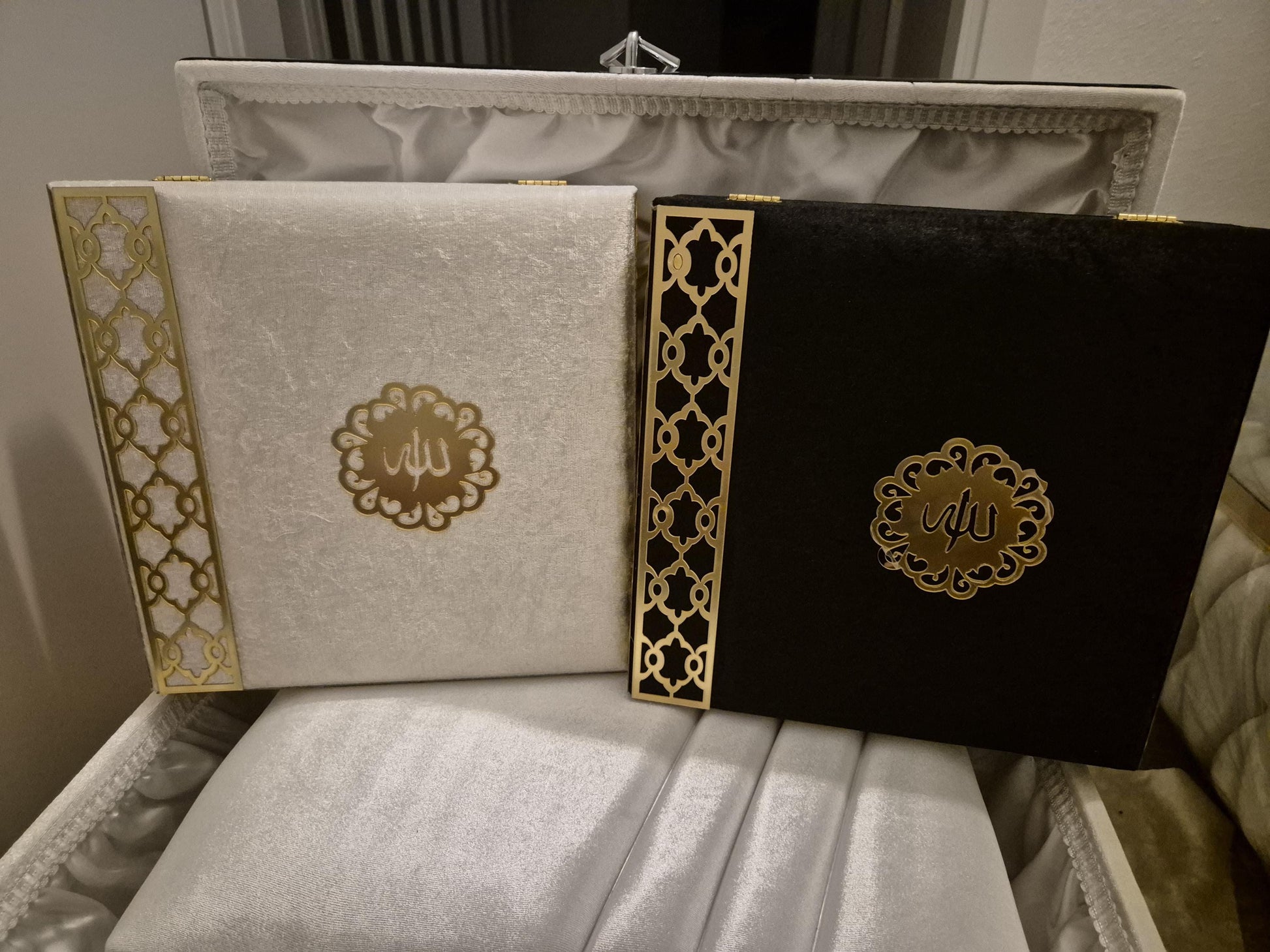 Koran Set Box Islam Geschenkbox in Farben Grün,rot,schwarz,gold Großes Set Tesbih Kopftücher edles Gebetsteppich Zikirmatik