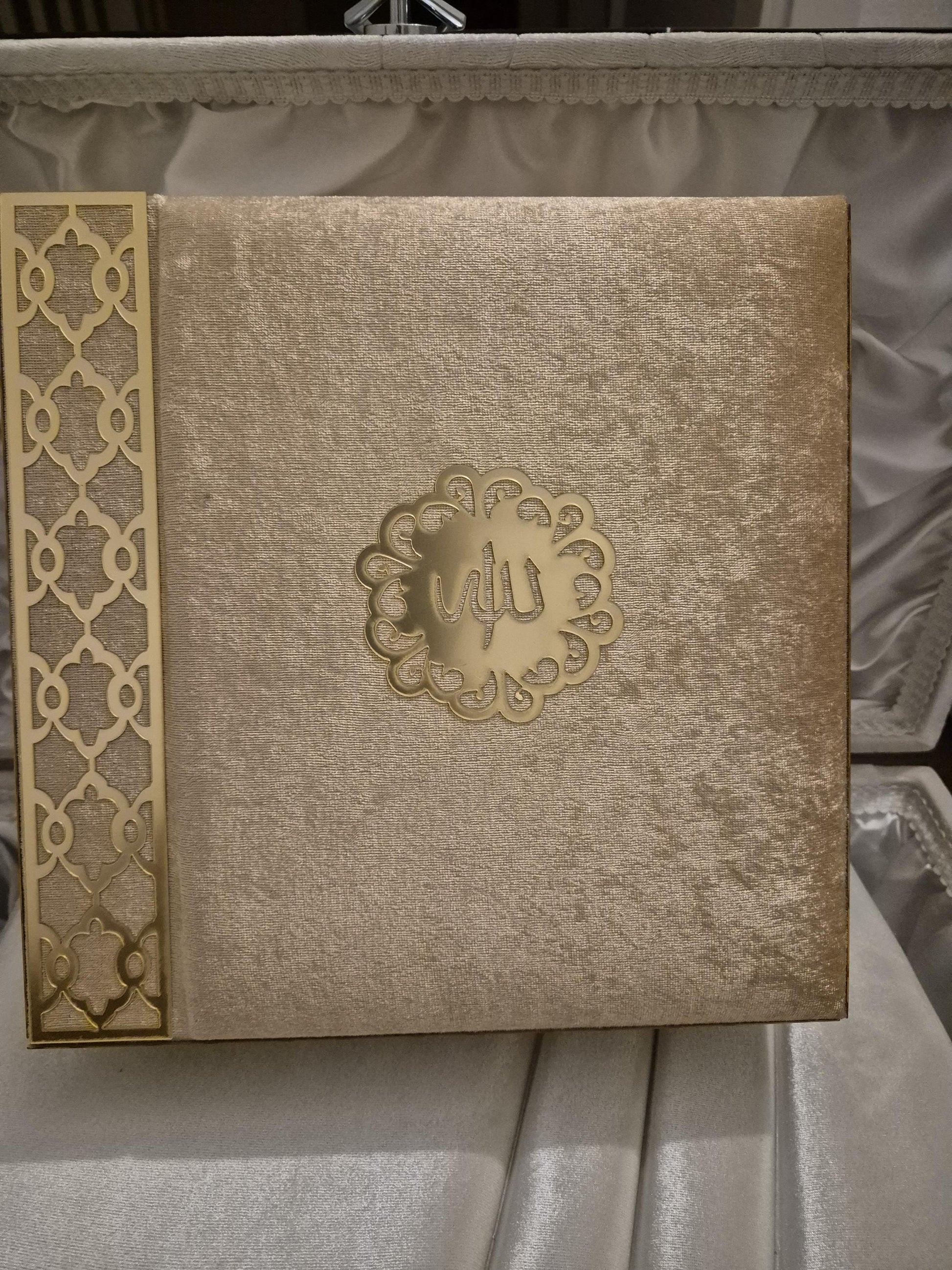 Koran Set Box Islam Geschenkbox in Farben Grün,rot,schwarz,gold Großes Set Tesbih Kopftücher edles Gebetsteppich Zikirmatik