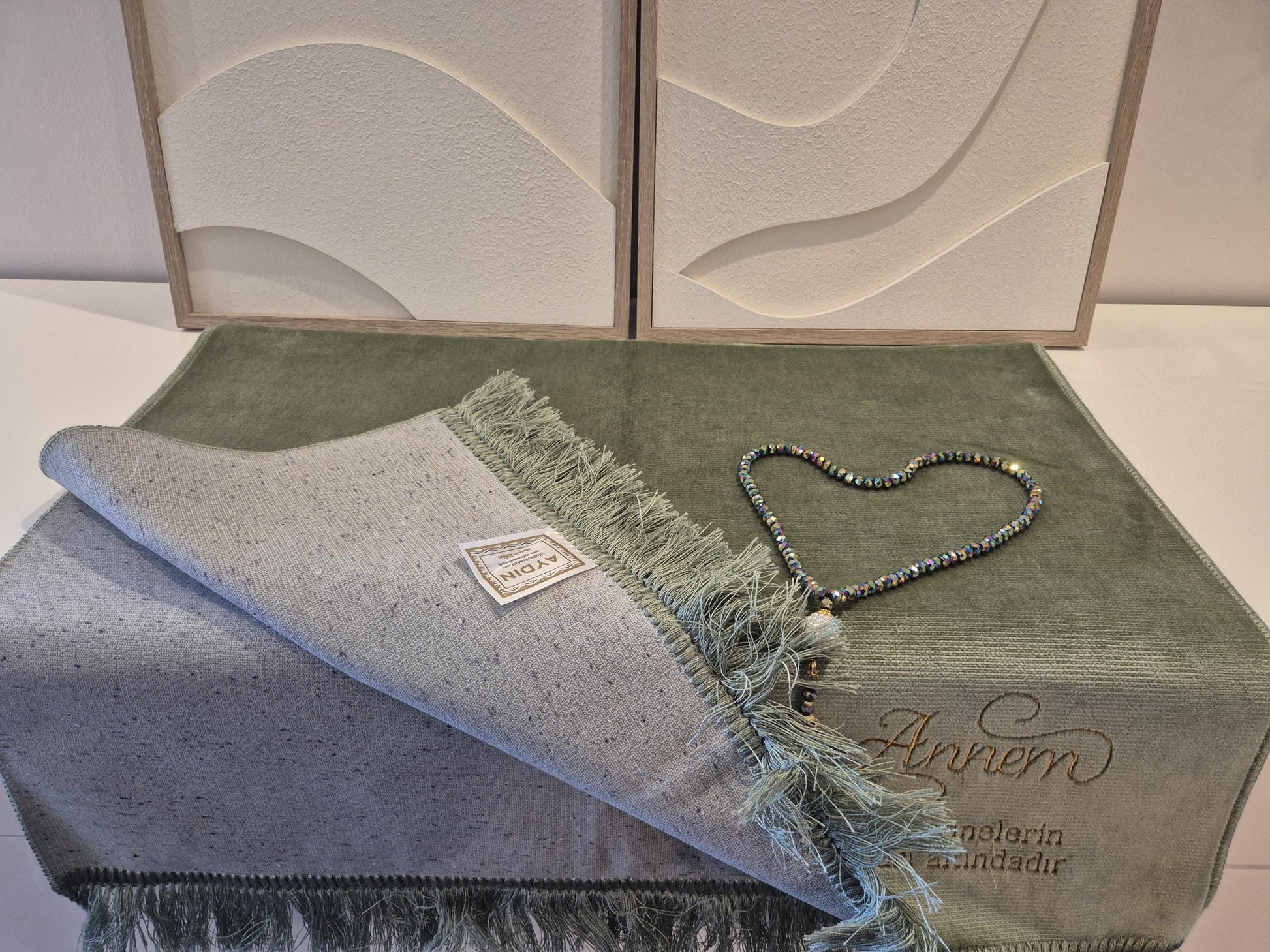 Luxusqualität Gebetsteppich Namazlik mit Gravur Annem und Crystal Tesbih in div.Farben hochwertig