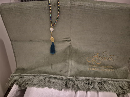 Luxusqualität Gebetsteppich Namazlik mit Gravur Annem und Crystal Tesbih in div.Farben hochwertig