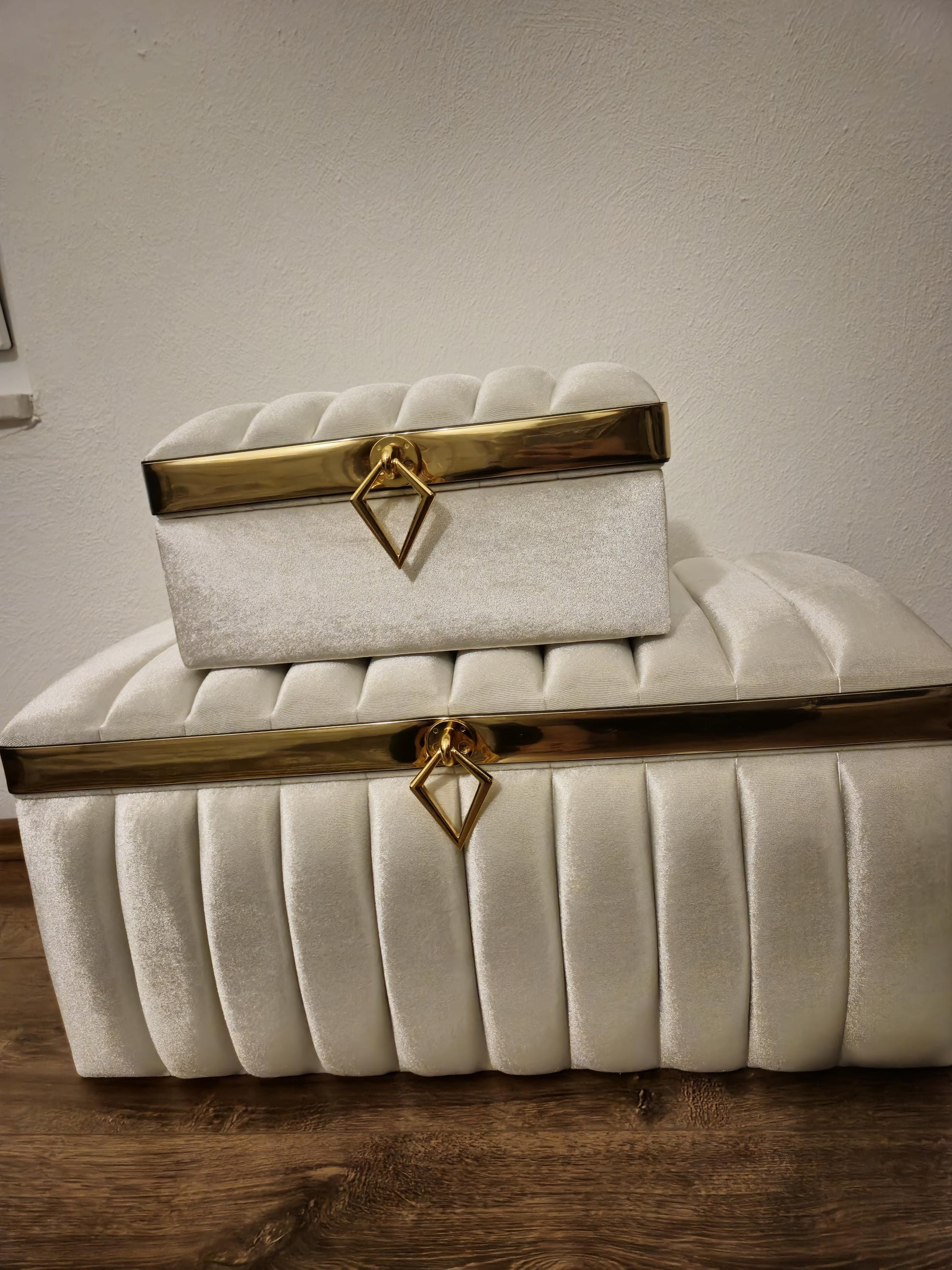 Sandik Bohca gepolsterte Aufbewahrungstruhen 2 Teilig Samt Creme Gold mit Beine Hochwertig mdf Special Design