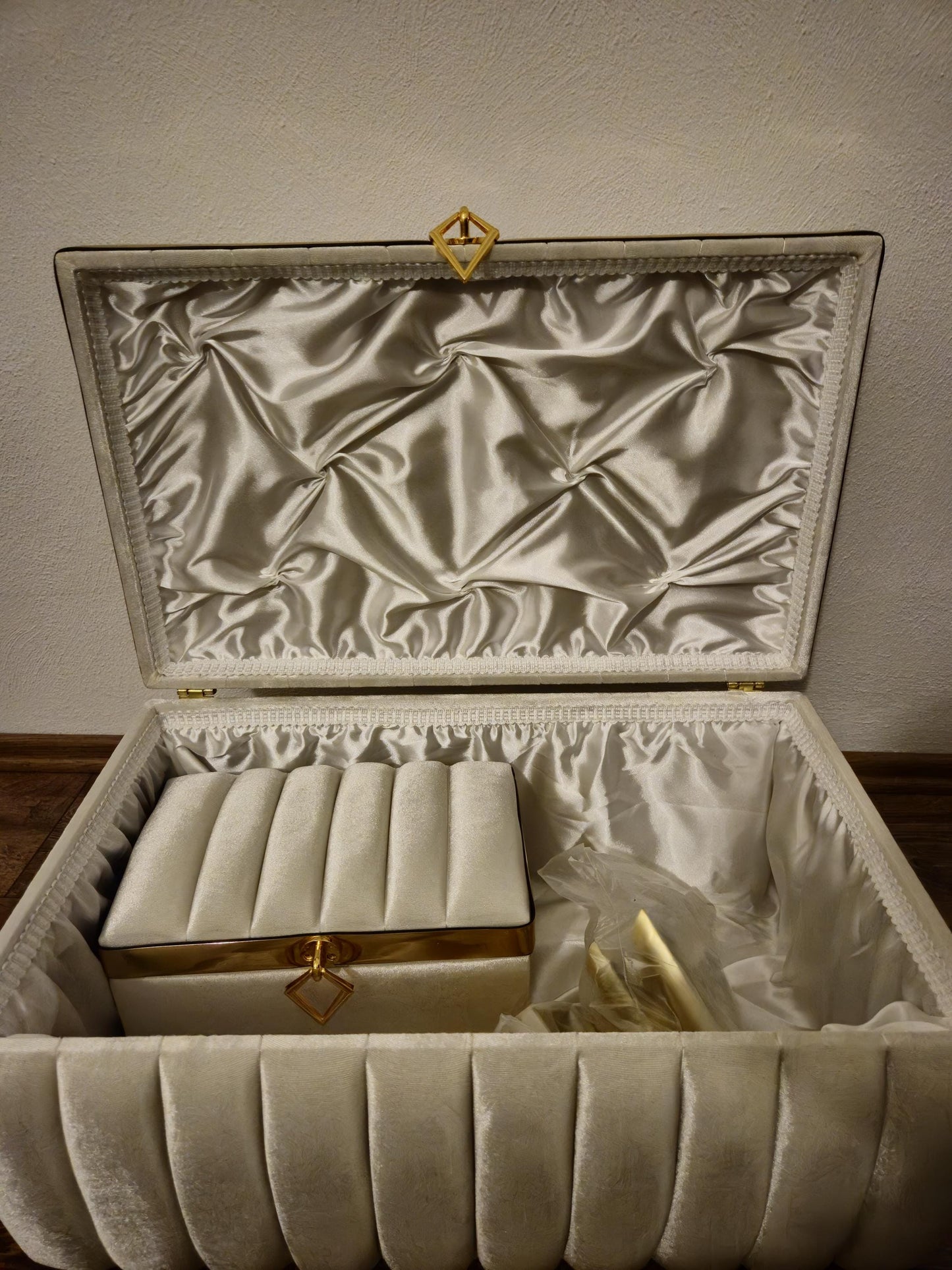 Sandik Bohca gepolsterte Aufbewahrungstruhen 2 Teilig Samt Creme Gold mit Beine Hochwertig mdf Special Design