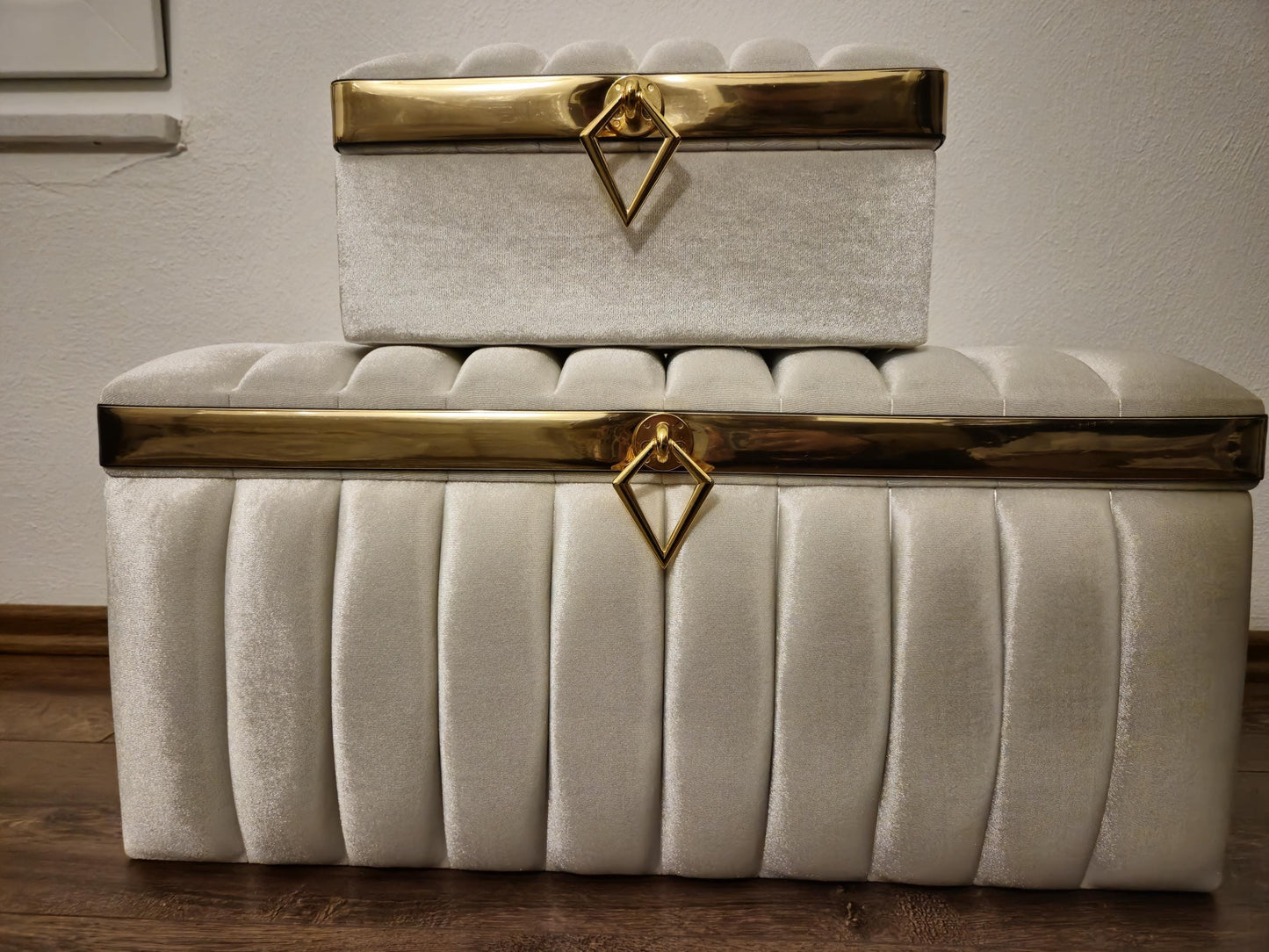 Sandik Bohca gepolsterte Aufbewahrungstruhen 2 Teilig Samt Creme Gold mit Beine Hochwertig mdf Special Design