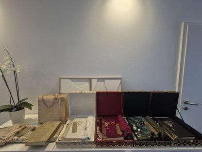 Koran Set Box Islam Geschenkbox in Farben Grün,rot,schwarz,gold Großes Set Tesbih Kopftücher edles Gebetsteppich Zikirmatik