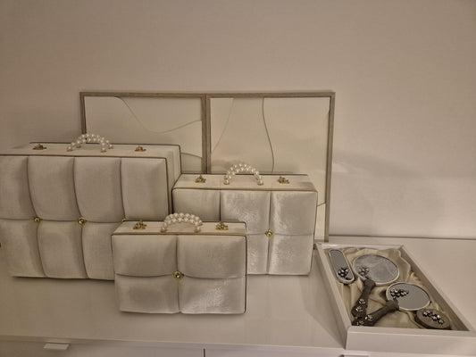 Luxuriöses Hochzeits- & Henna-Set | 4-teiliges Spiegelset + 3 edle Samtboxen mit Perlenhenkel*