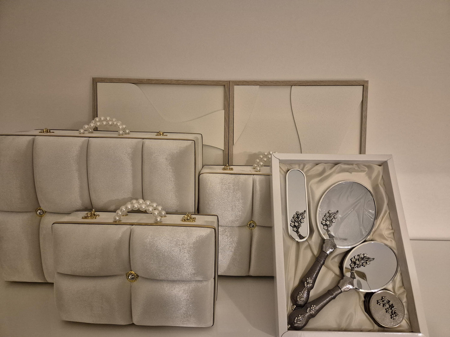 Luxuriöses Hochzeits- & Henna-Set | 4-teiliges Spiegelset + 3 edle Samtboxen mit Perlenhenkel*