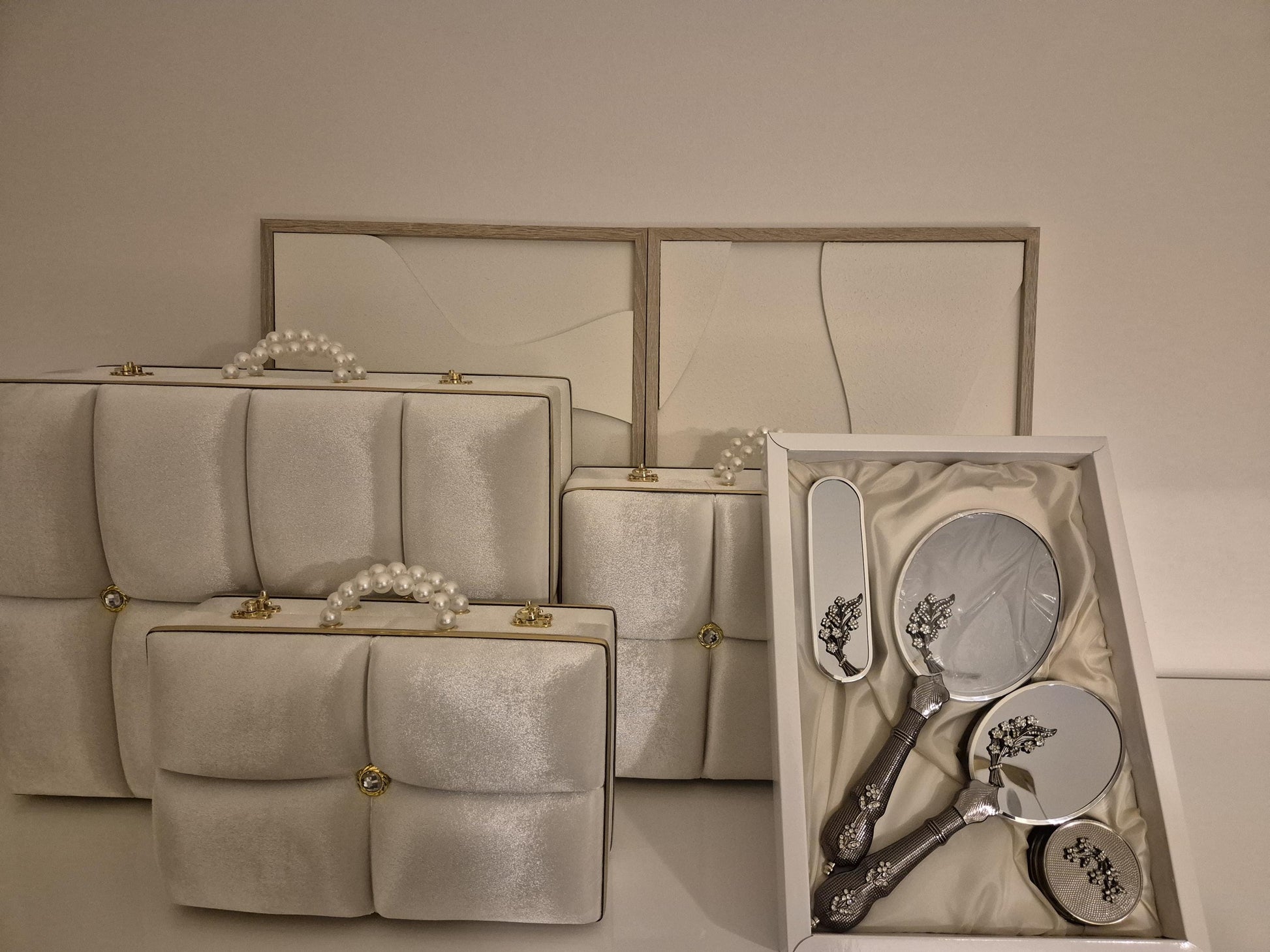 Luxuriöses Hochzeits- & Henna-Set | 4-teiliges Spiegelset + 3 edle Samtboxen mit Perlenhenkel*