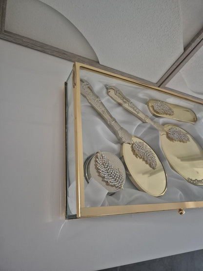 Goldenes Braut-Set – Spiegel, Bürste Schmuckdose in Glasbox Söz Nişan Geschenk | Handgemacht & Elegant