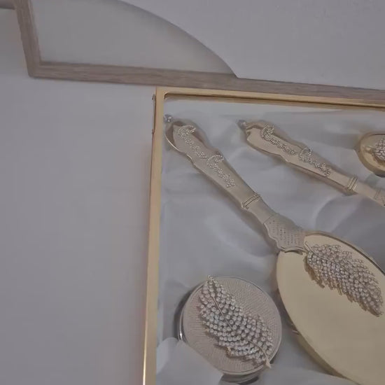 Goldenes Braut-Set – Spiegel, Bürste  Schmuckdose in Glasbox  Söz Nişan Geschenk | Handgemacht & Elegant
