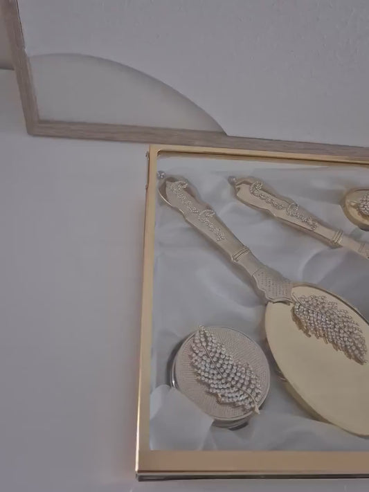 Goldenes Braut-Set – Spiegel, Bürste  Schmuckdose in Glasbox  Söz Nişan Geschenk | Handgemacht & Elegant