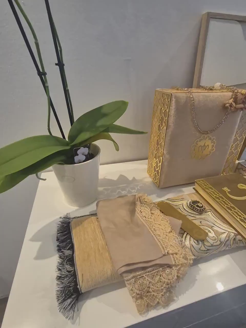 Koran Set Box Islam Geschenkbox in Farben Grün,rot,schwarz,gold Großes Set Tesbih Kopftücher edles Gebetsteppich Zikirmatik